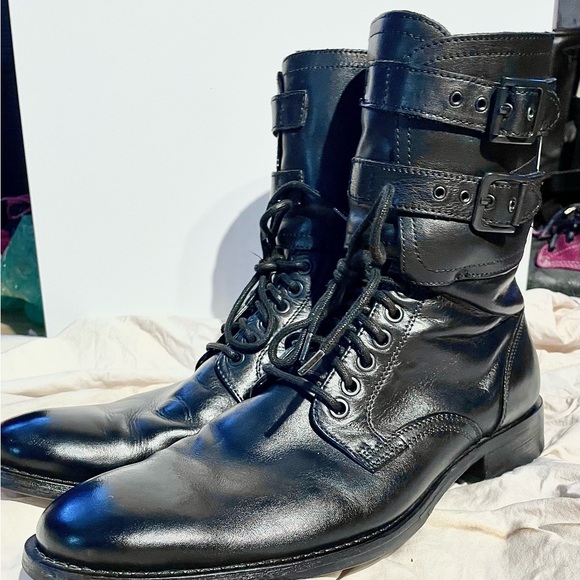 One pair Kenneth Cole black leather boots, size 9. Ankle with side zipper. - Picture 3 of 5